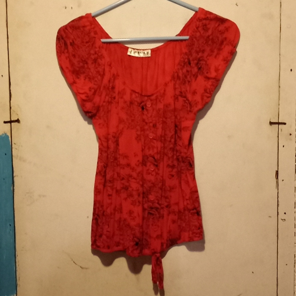 Girls casual top red n black